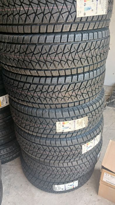 235 75 15 Bridgestone Blizzak DM-V 2