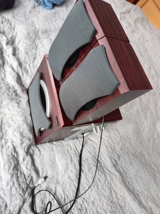 Zestaw głośników 2+1 subwoofer..aktywny..