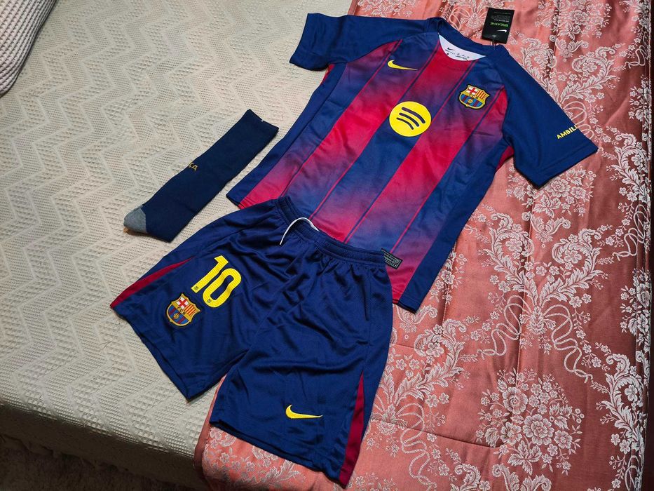 Camisola Criança Lamine Yamal Equipamento Barcelona | NOVO