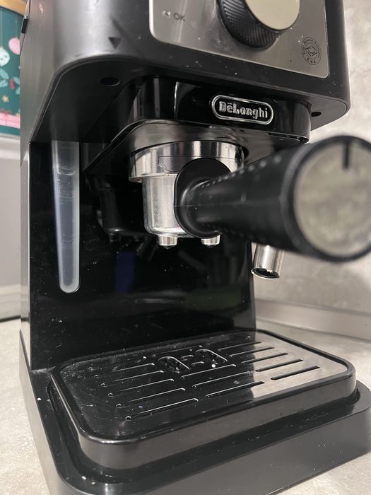 Продам кавоварку De’Longhi EC260