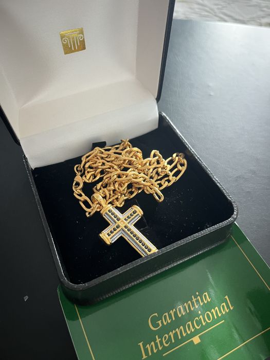 Colar Cruz Protectora da Galeria