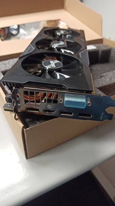 Sapphire R9 Fury OC64740112994305122