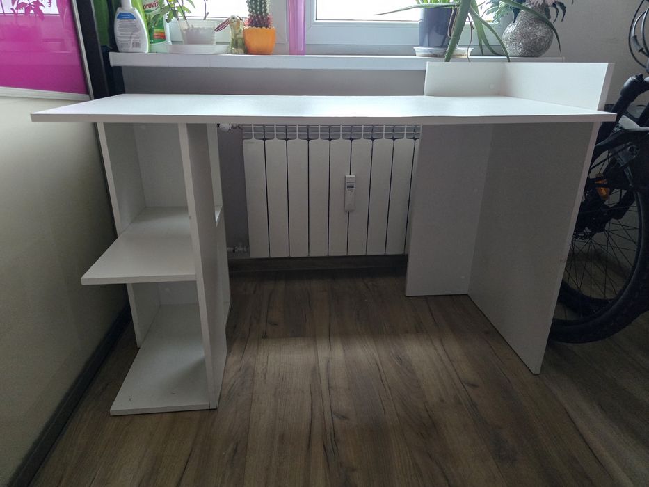 Białe biurko 120x55x76