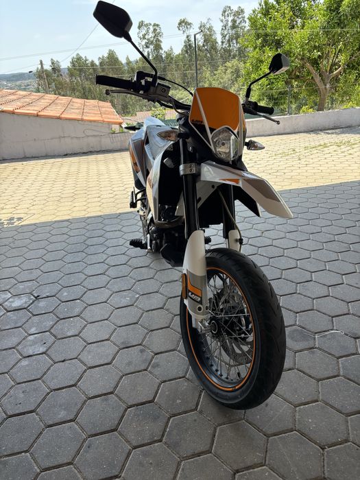 Um Dsr Sm 125.