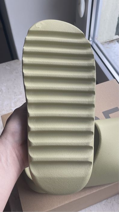 Klapki Adidas Yeezy Slide Resin rozm. 47