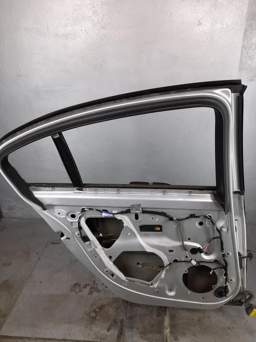 Porta trás esquerda RENAULT Laguna III (BT0/1)