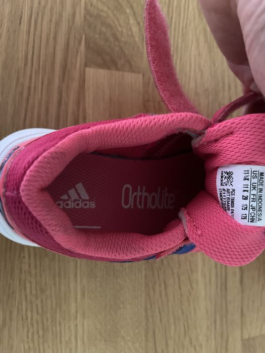 Tenis Adidas menina N•29