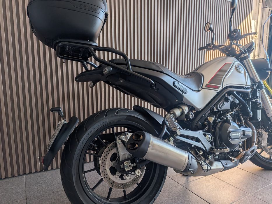Benelli Leoncino 500 de 2025