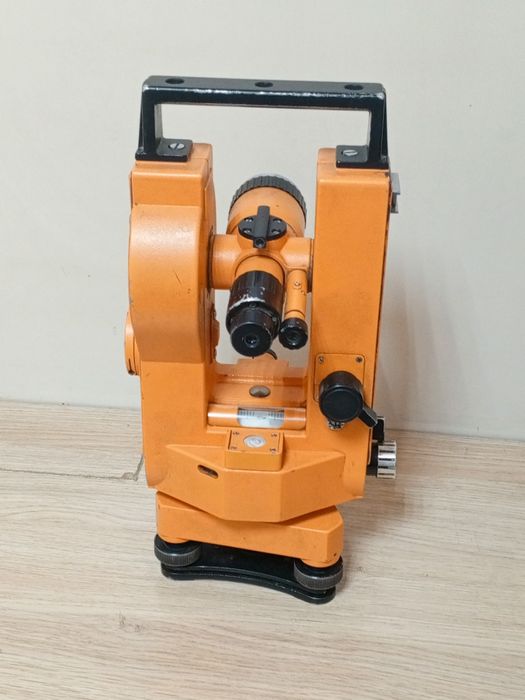 Оптичний теодоліт УОМЗ 3Т5КП