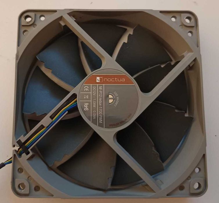 Ventoinha Noctua NF-P12 Redux-1300 4 Pinos