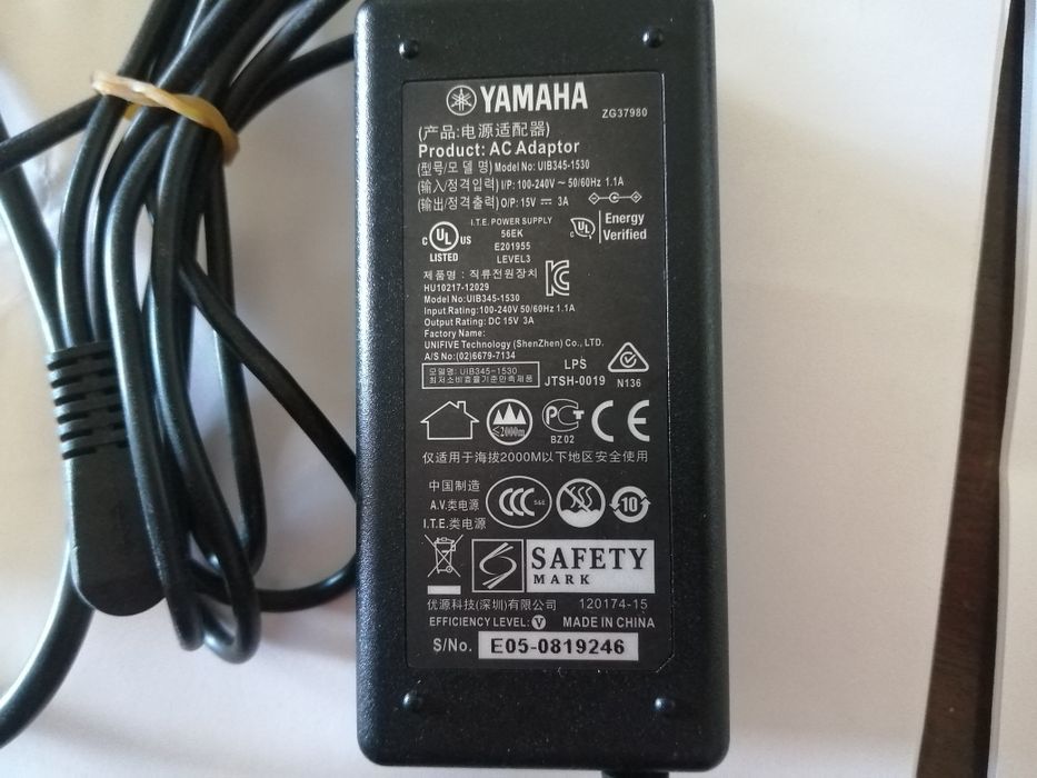 Alimentador yamaha 15V 3A