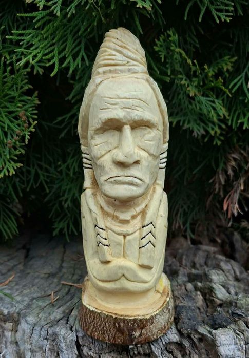 Rdzenni  figurka rękodzieło drewno