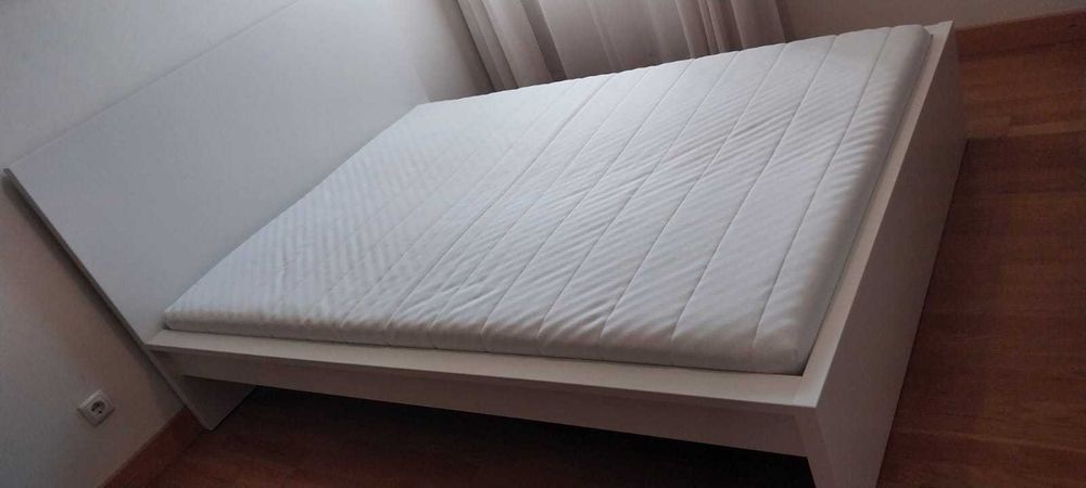 Cama de Casal MALM - iKEA 140x200 cm.