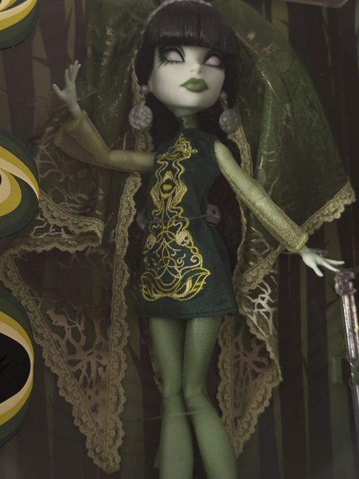 Scarah Screams monster high Fang Club