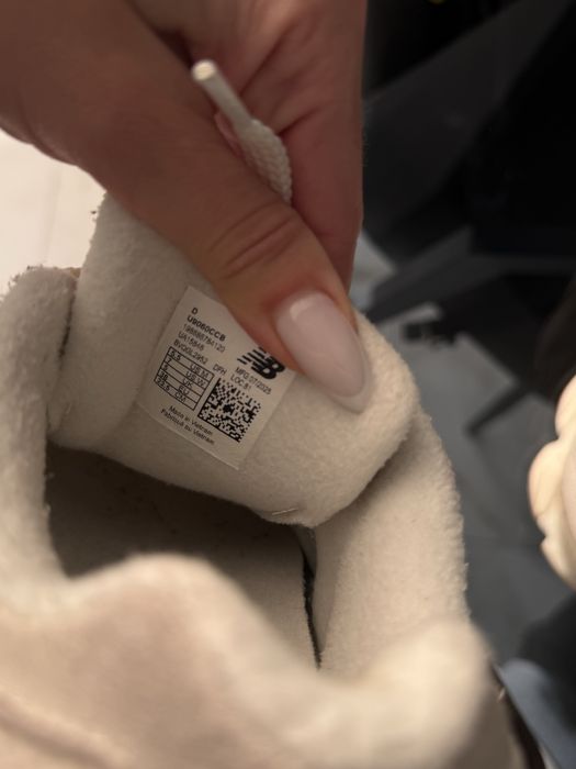 Продаю красовки жіночі NB оригінал!