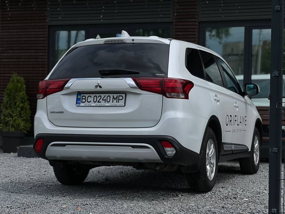 Продаж Міцубісі 2021р Перший власник з салону.100тис пробігу