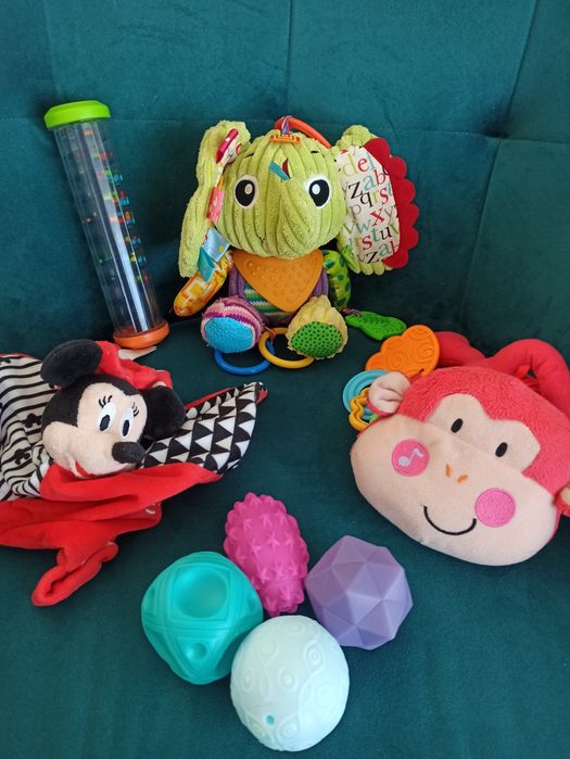 Zestaw zabawek niemowlęcych Fischer Price i inne