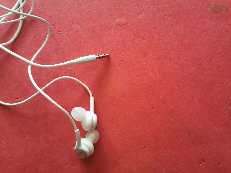 Auricular original AKG