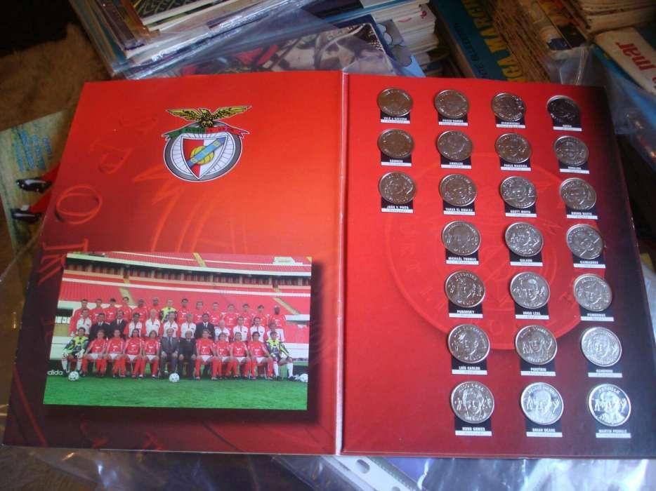 Vendo medalhas ( moedas) do sporting ,Benfica e Porto do jornal record
