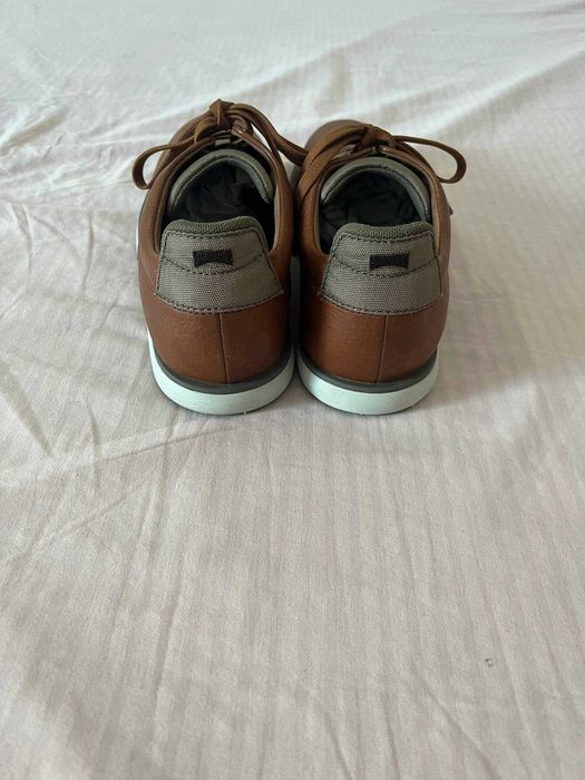 Sapatos Camper de homem em pele castanha com atacadores, tamanho 41