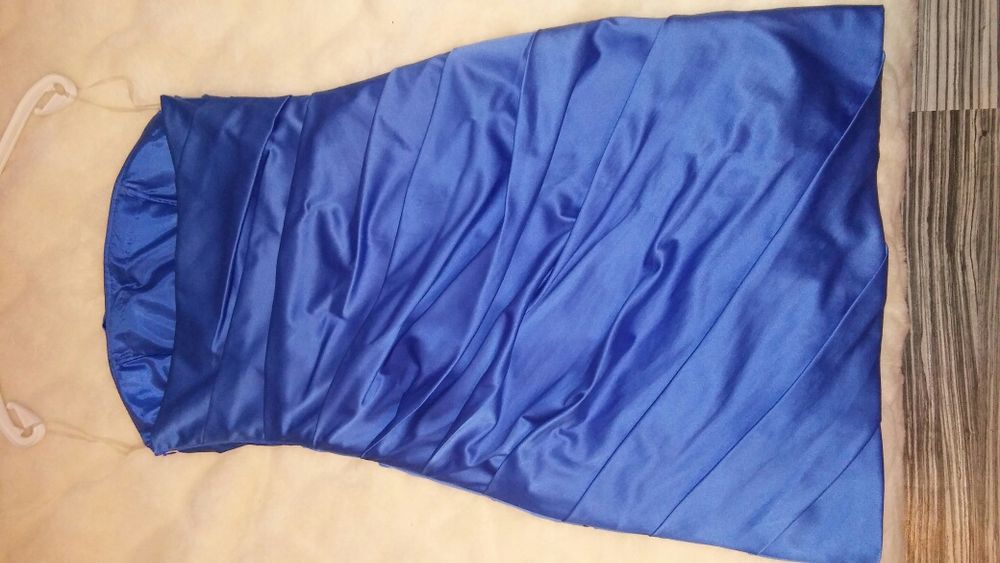 Bardzo elegancka sukienka kupiona w Ptak Moda +torebka gratis.