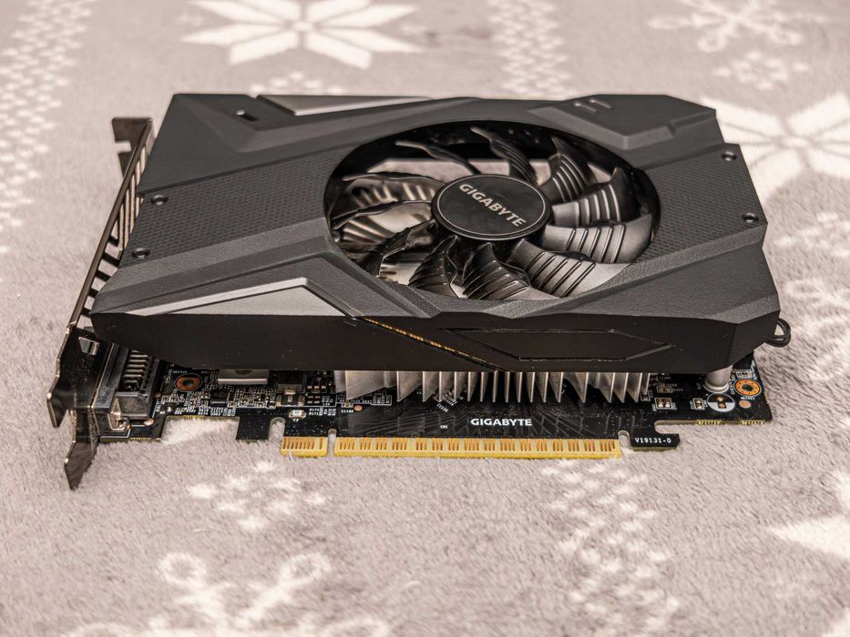 Gigabyte GeForce GTX 1650 SUPER Gaming OC 4 GB