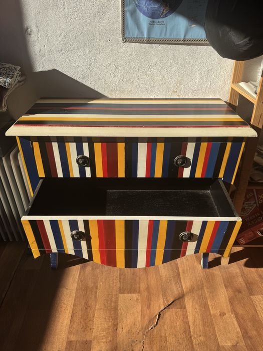 Movel cómoda com 2 gavetas (Marca AREA)