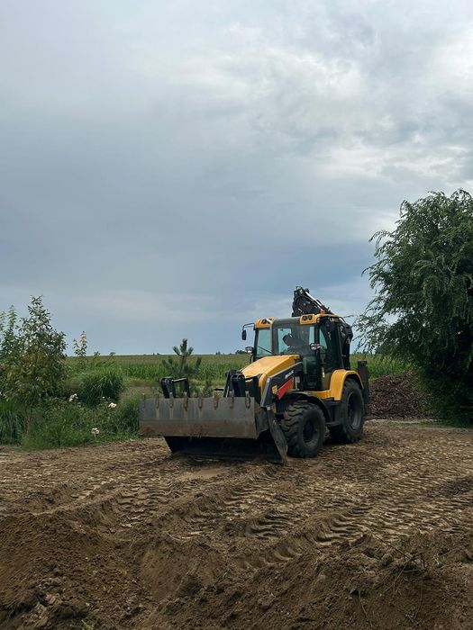 Usługi koparko-ładowarką, koparka, ładowarka