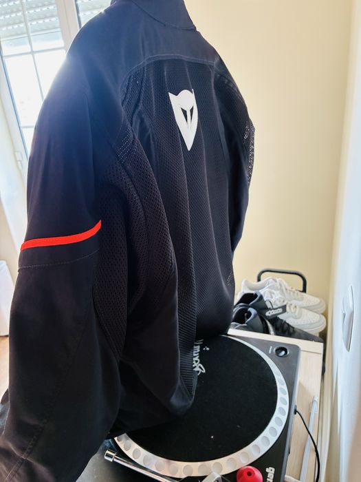 Casaco Dainese como novo