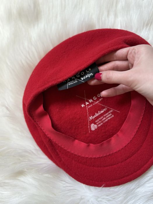 Жіночий вовняний берет червоного кольору від kangol 100% вовна