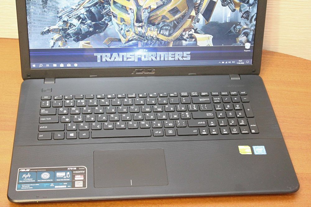 Ігровий ASUS X751M/17.3" LED/Intel®N3700/8GB ОЗУ/SSD120GB+HDD1TB/GeForce 920M