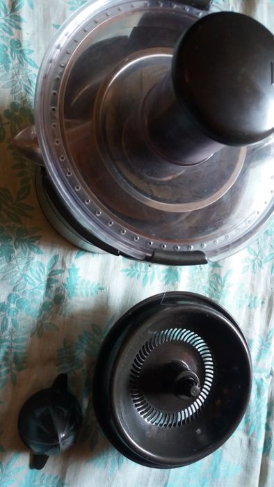 Соковыжималка MOULINEX JU 385 H30