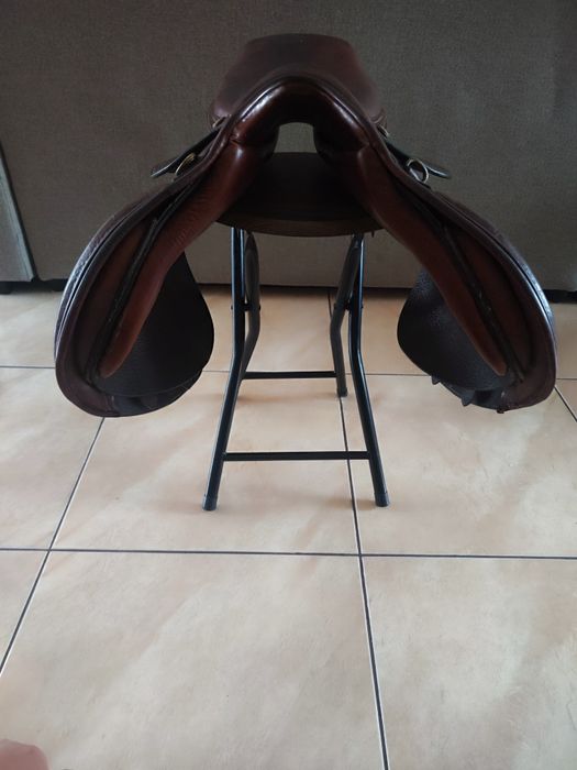 Siodło Ovation wszechstronne 16" brązowe