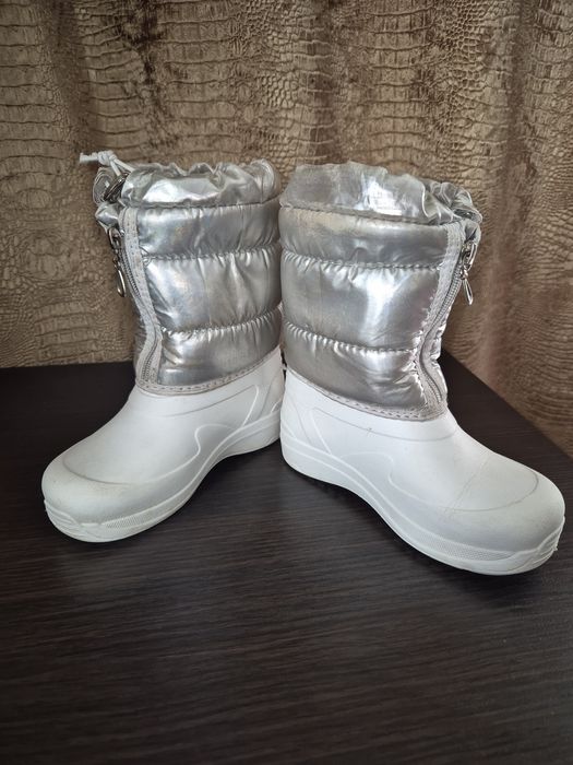 взуття на дівчинку