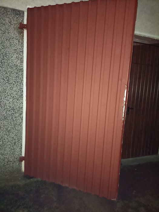 Blaszane drzwi garażowe