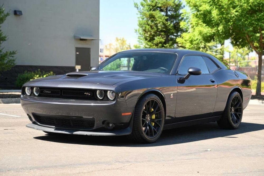 Dodge Challenger      2019