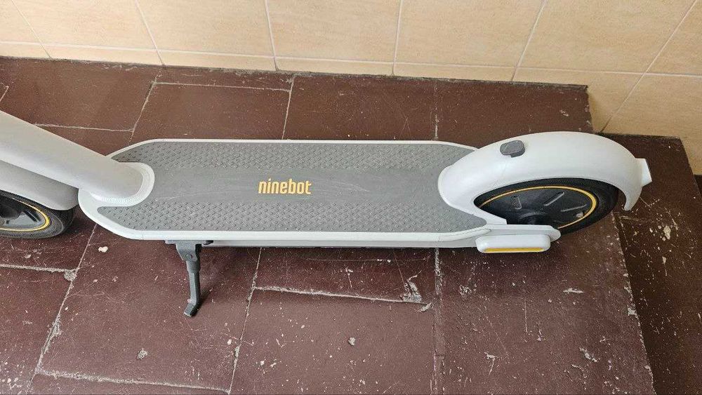 Электросамокат Segway Ninebot