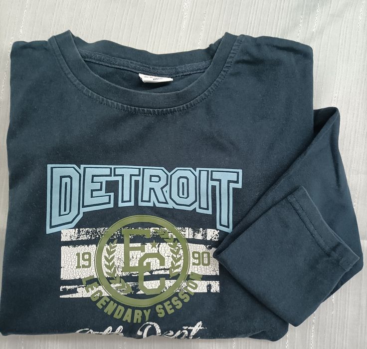 Sweat Shirt da Ativo Kids, tamanho 10, cardada e em bom estado