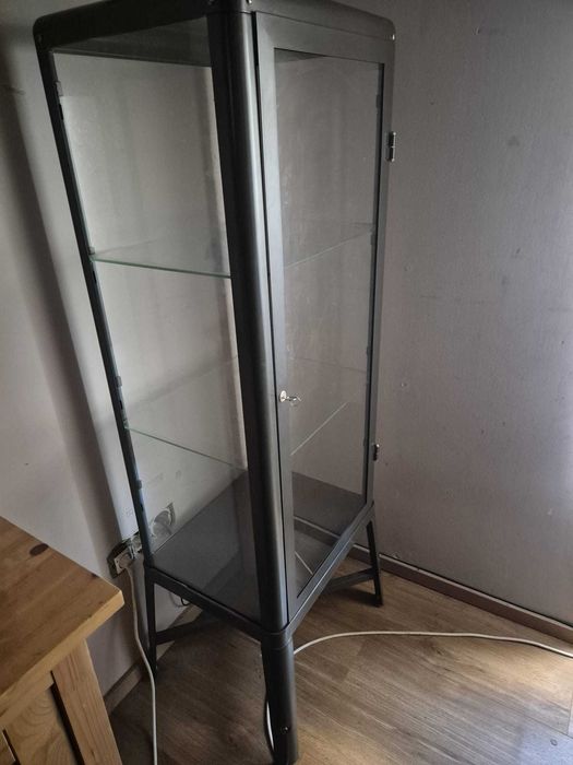 Vitrina IKEA FABRIKÖR cinzento escuro – vidro e metal