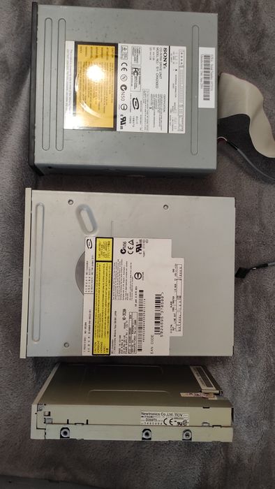 DVD - привід комп'ютера.