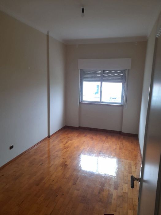Apartamento T3 em Vale de Figueira, São Jo