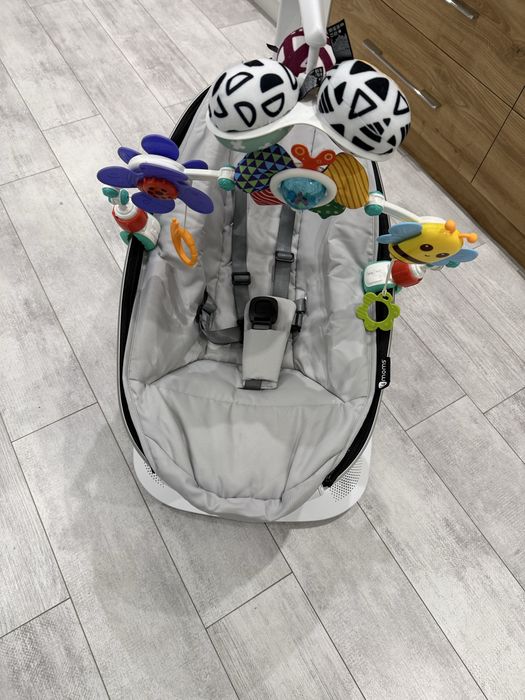 Продам заколисуючий центр 4moms MamaRoo 5.0