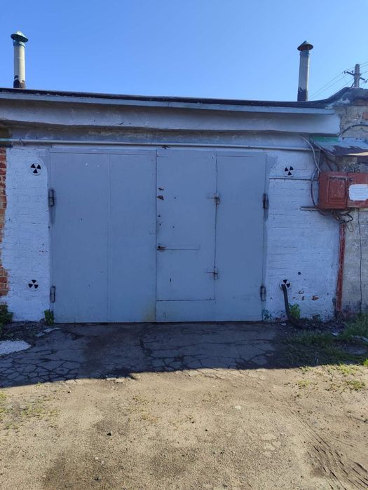 Продам  гараж в полтаве на мотеле возле  авто рынка фирма надежда