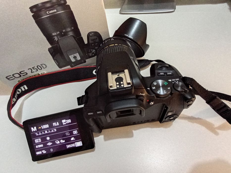 Canon 250D c/ Objectiva KIT 18-55mm + TAMRON 28-300mm