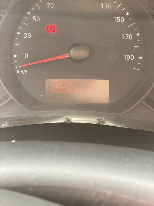 Vendo renault kangoo com pintura nova