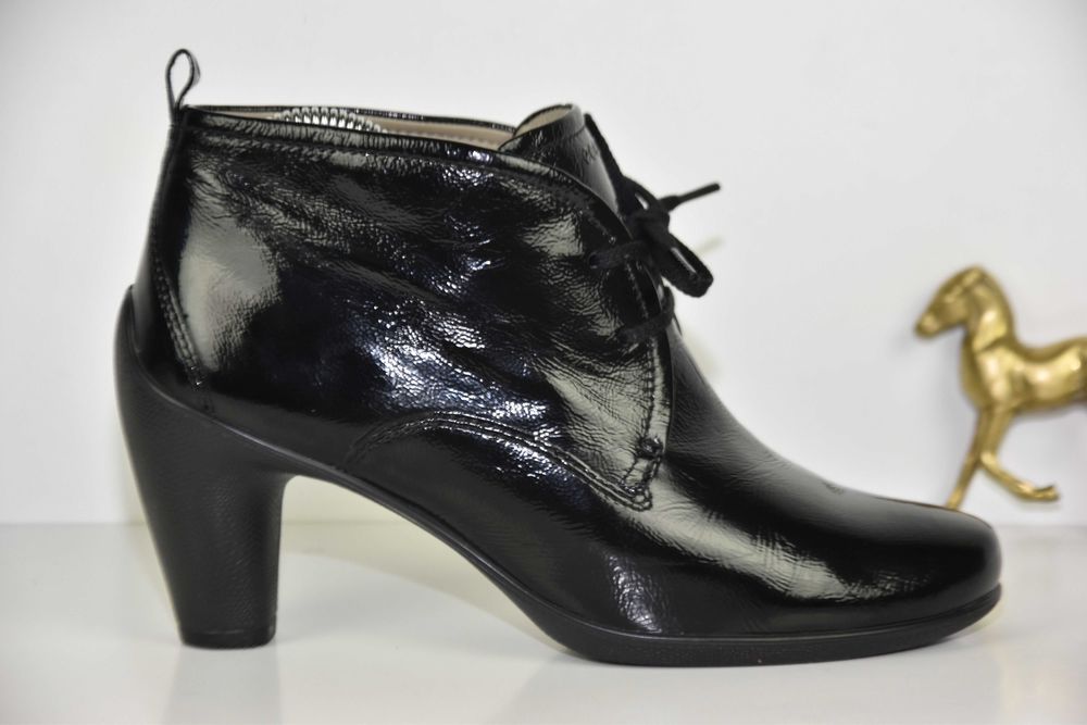 Ecco skóra lakierowana r 39 st idealny