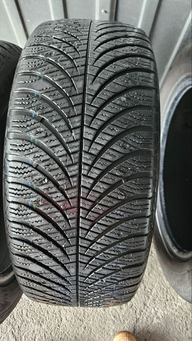 Sprzedam  opony wielosezonowe