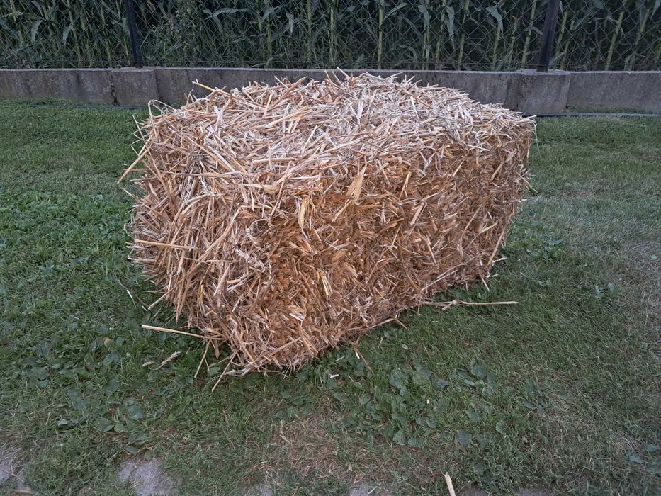 słoma w balach prasowanych