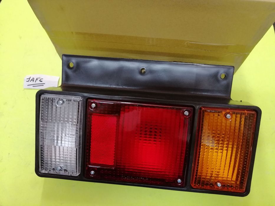 Farolim stop / Farolins traseiros Bedford Isuzu Nkr Npr NOVOS