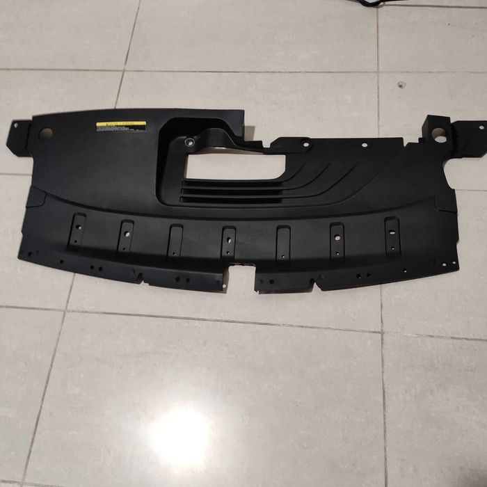 Арка накладка крила Кронштейни інше на Infinity qx50 gx55